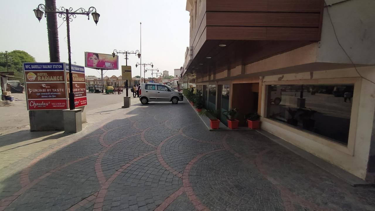 Hotel Radiance Bareilly Buitenkant foto