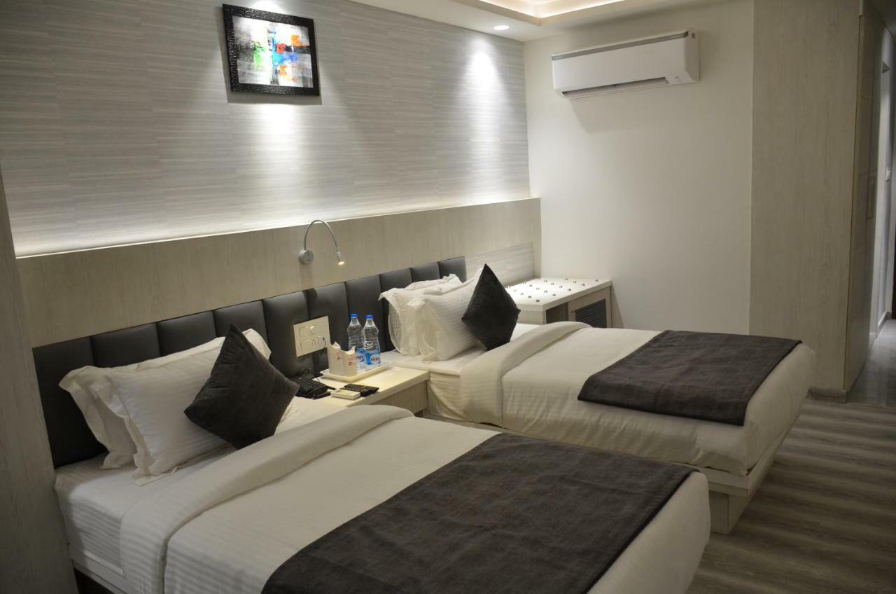 Hotel Radiance Bareilly Buitenkant foto