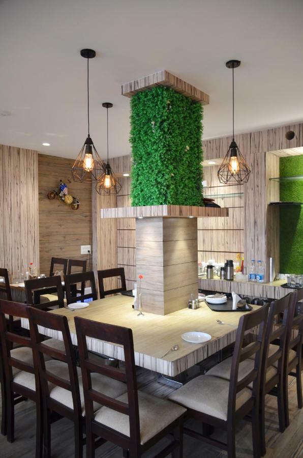 Hotel Radiance Bareilly Buitenkant foto
