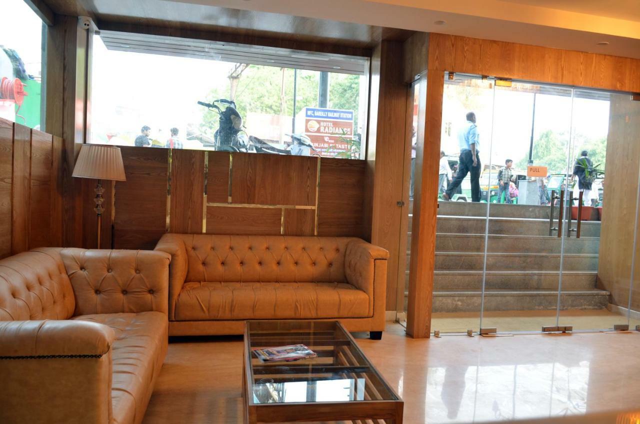 Hotel Radiance Bareilly Buitenkant foto