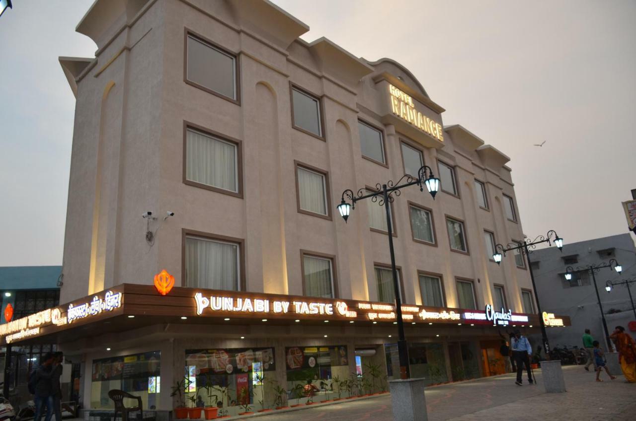 Hotel Radiance Bareilly Buitenkant foto