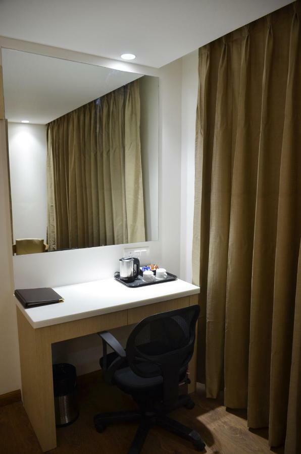 Hotel Radiance Bareilly Buitenkant foto