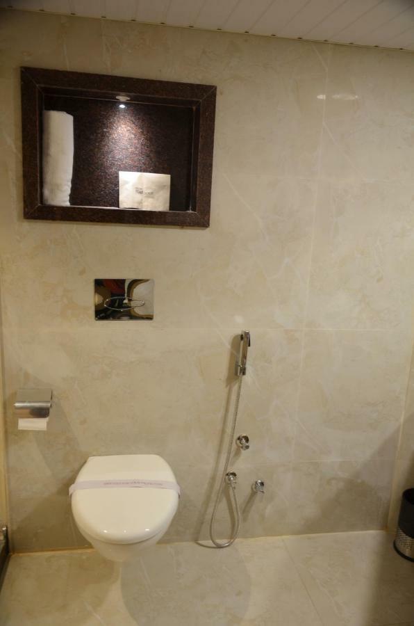 Hotel Radiance Bareilly Buitenkant foto