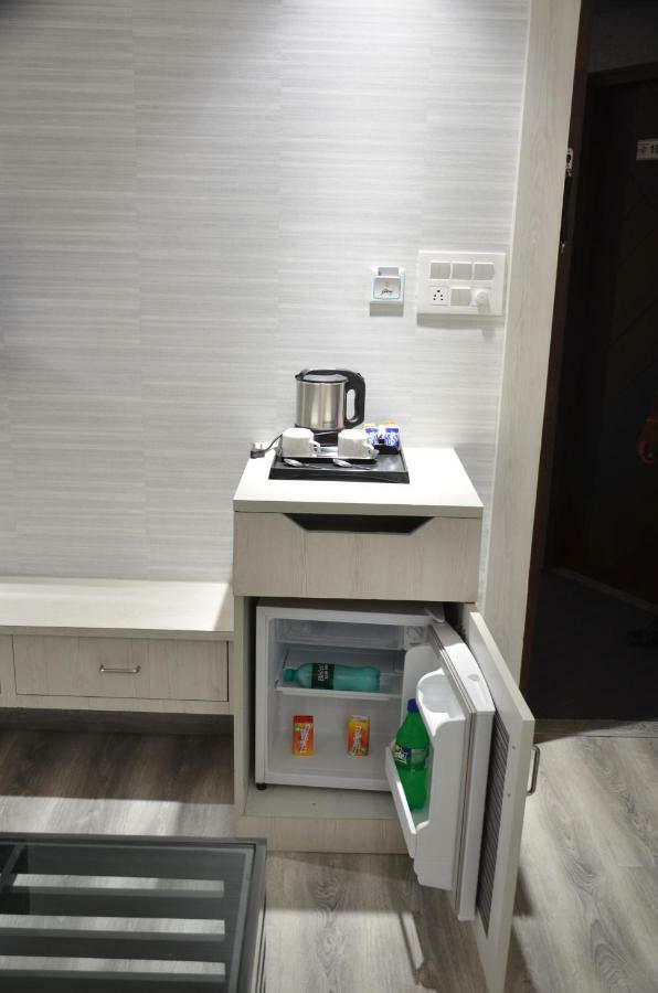 Hotel Radiance Bareilly Buitenkant foto