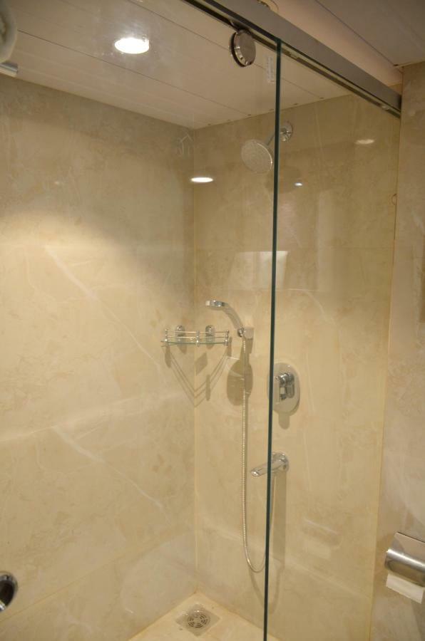 Hotel Radiance Bareilly Buitenkant foto